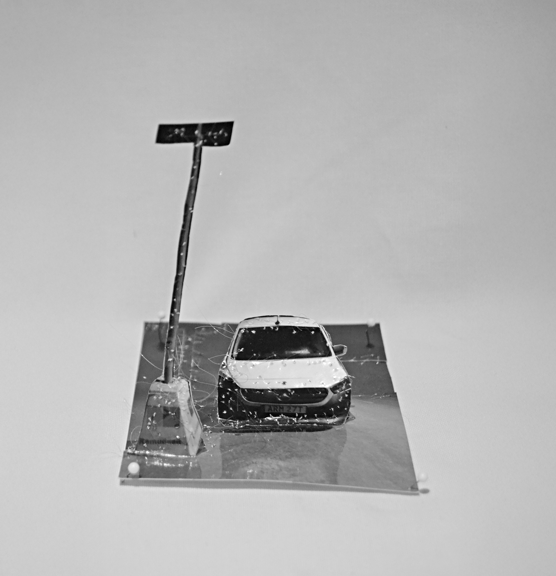 Bil med registreringsskylt